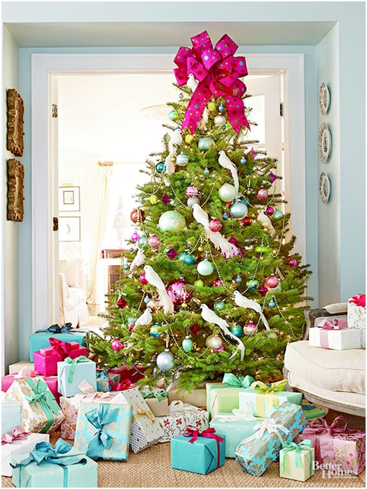 A Christmas Tree with White Doves Decor