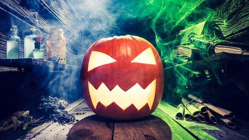 halloween-posters-as-an-easy-beautiful-and-cheap-way-to-prepare-for