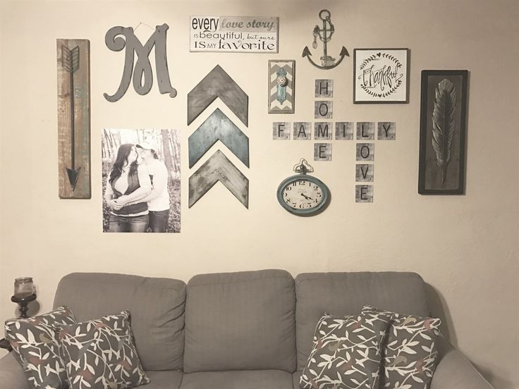 Modern Family Picture Wall Ideas for Simple Design